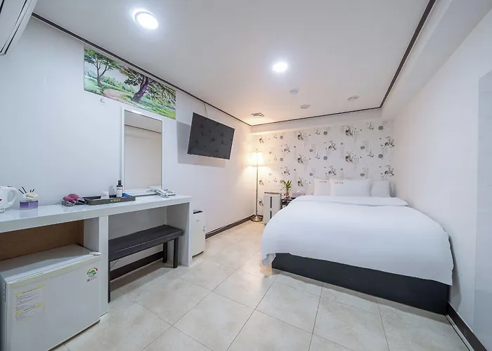 Kyoung Dong Myeongdong 3*