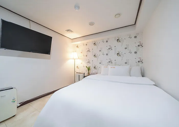 Kyoung Dong Myeongdong Hotel 3*