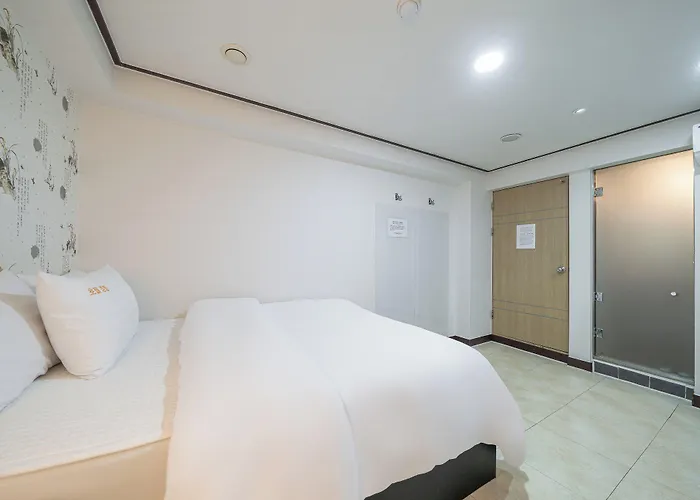Kyoung Dong Myeongdong Hotel 3*